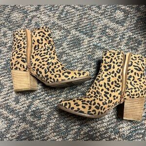 Cheetah Print Heeled boots
